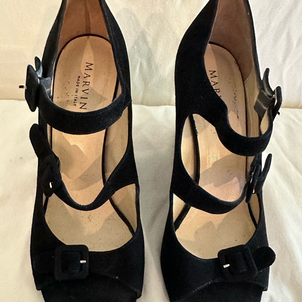 Marvin K. velvet wedge